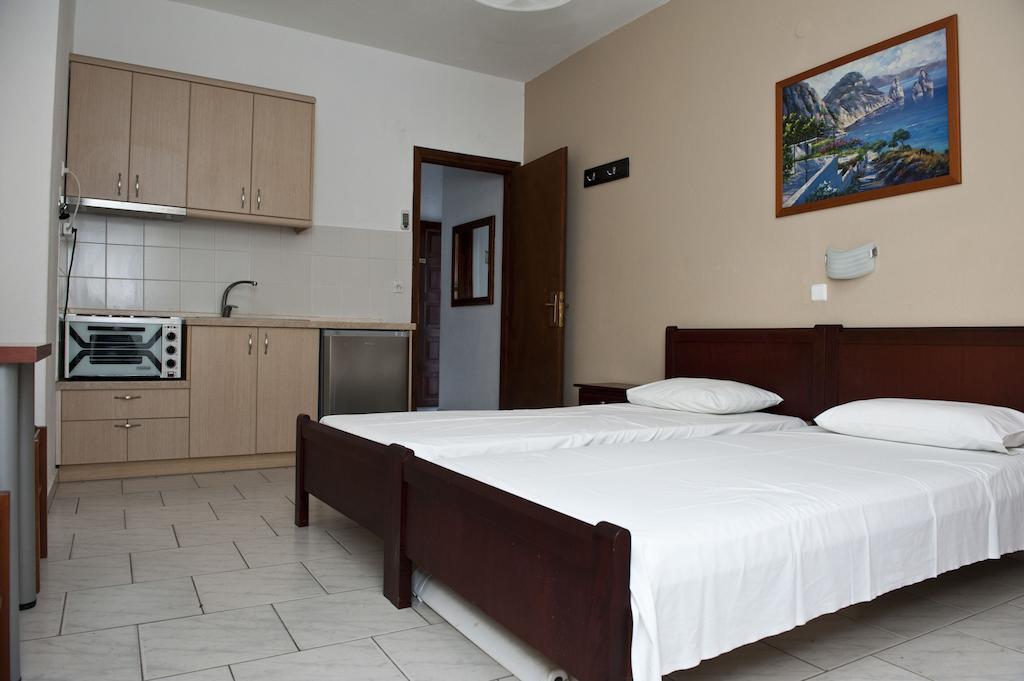 Kallisti Ormos Panagias Habitación foto